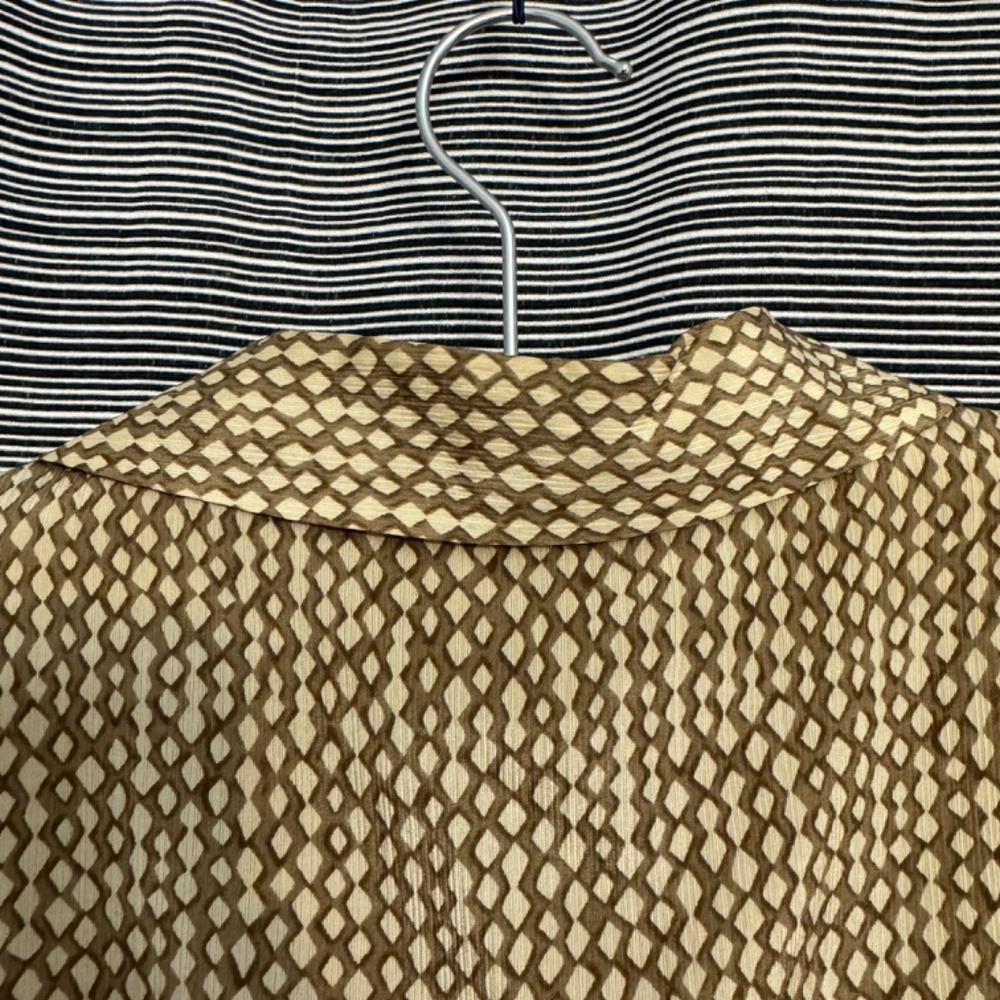 Ann Taylor Printed Silk Blouse in brown and White Size 10P - Picture 3 of 7